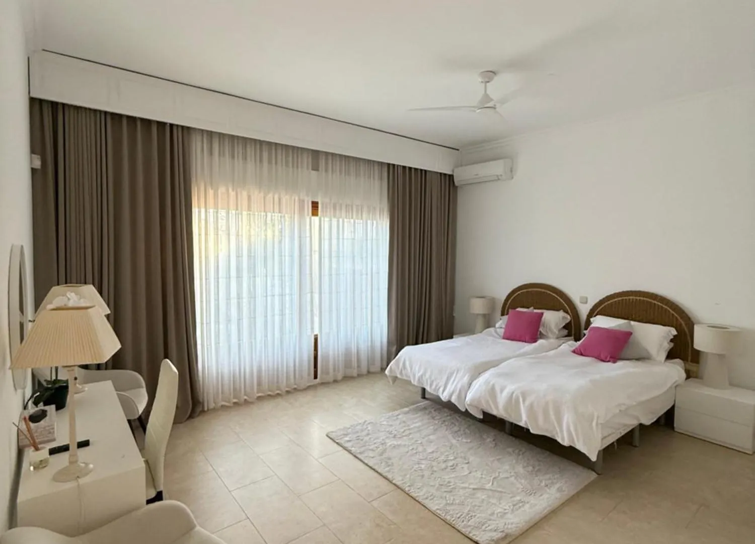 Villa Casa La Concha - Luxury 6 Bedroom Villa In Marbella, Beautiful Mountain View, Heated Swimming Pool, 15Min Walk To Puerto Banus Beaches, Sleeps Up To 12
